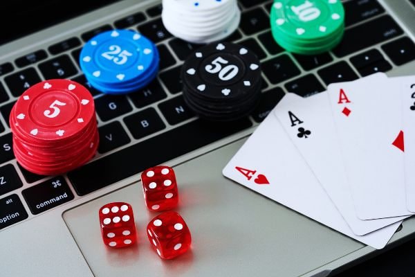 phcrown apk platform features including mobile interface and game catalogue